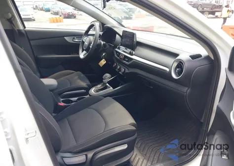 2024 Kia Forte Lxs z USA, uszkodzony, nr VIN 3KPF24AD0RE781877